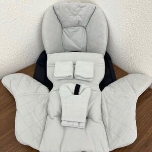 Nuna Pipa infant inserts for carseat